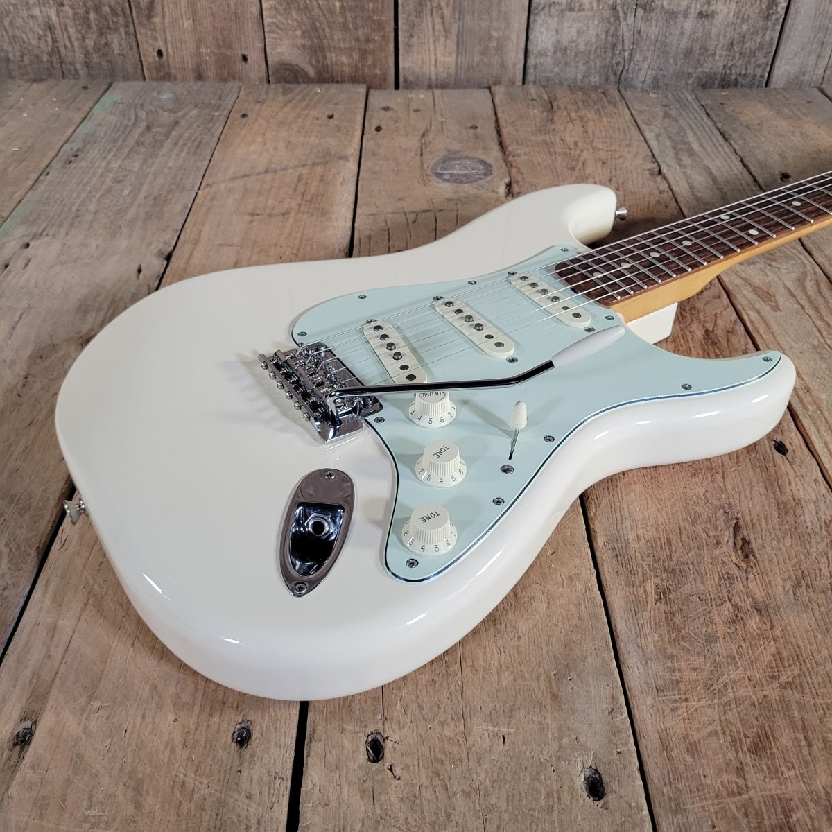 Fender 2020 Vintera 60s Mod Stratocaster Olympic White Excellent - Mahar's Vintage Guitars