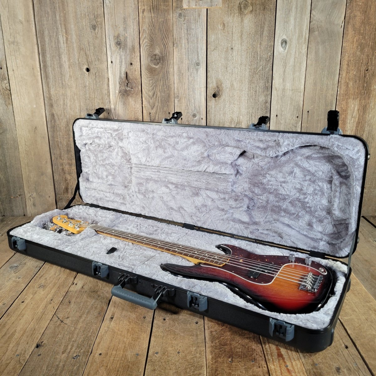 Fender 2021 P Bass V American Professional II 5 String Bass - Mahar's Vintage Guitars