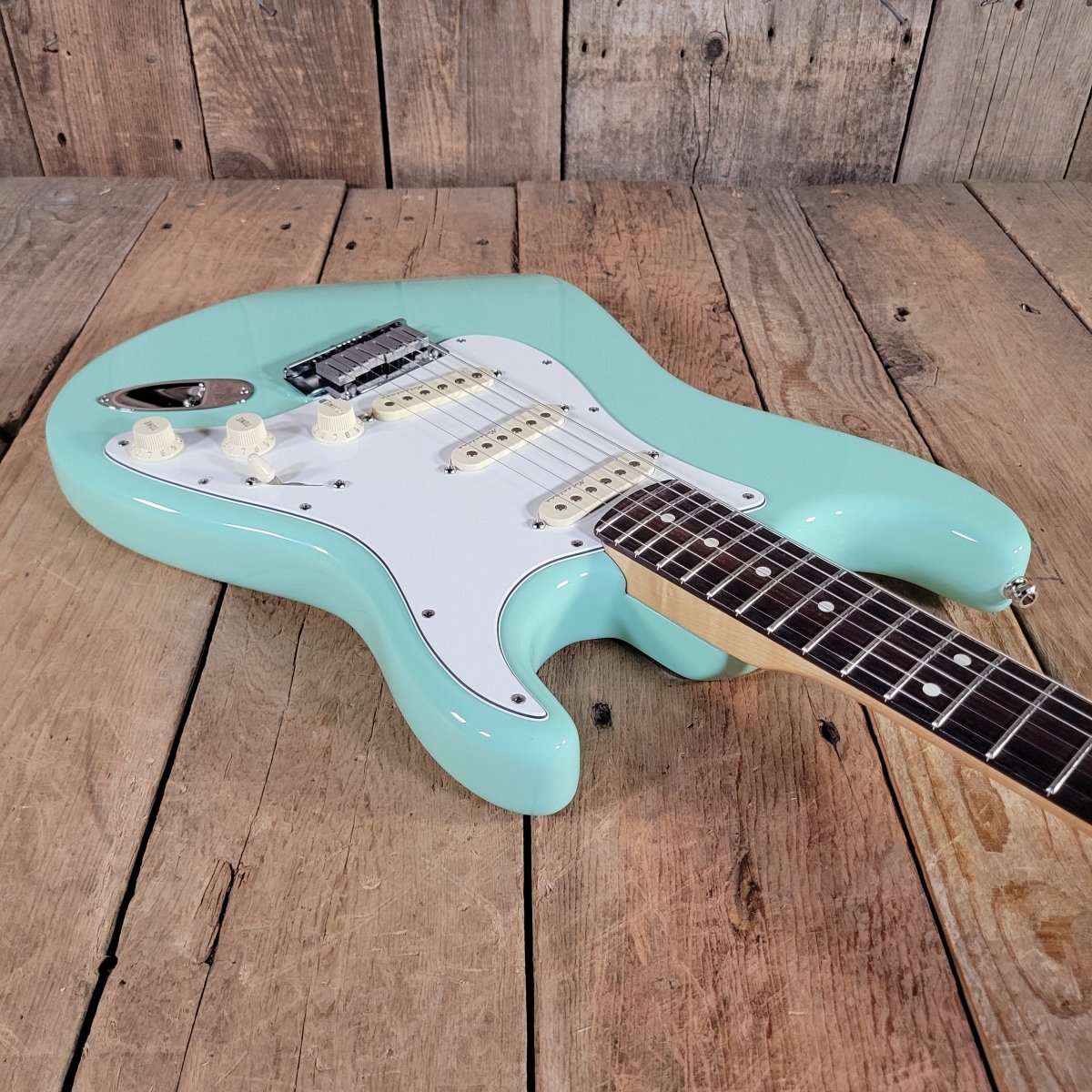 Fender 2025 Jeff Beck Stratocaster Surf Green Rosewood Fretboard, Mint - Mahar's Vintage Guitars