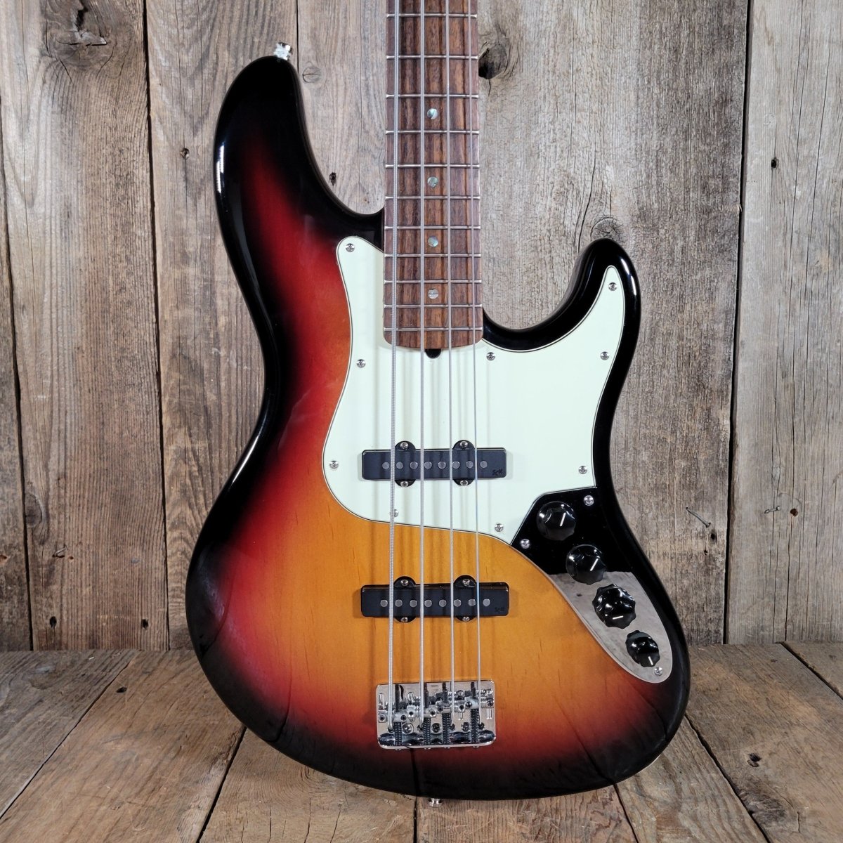 Fender American Deluxe Jazz Bass 2006 with Original Case and Paperwork - MINT - Mahar's Vintage Guitars