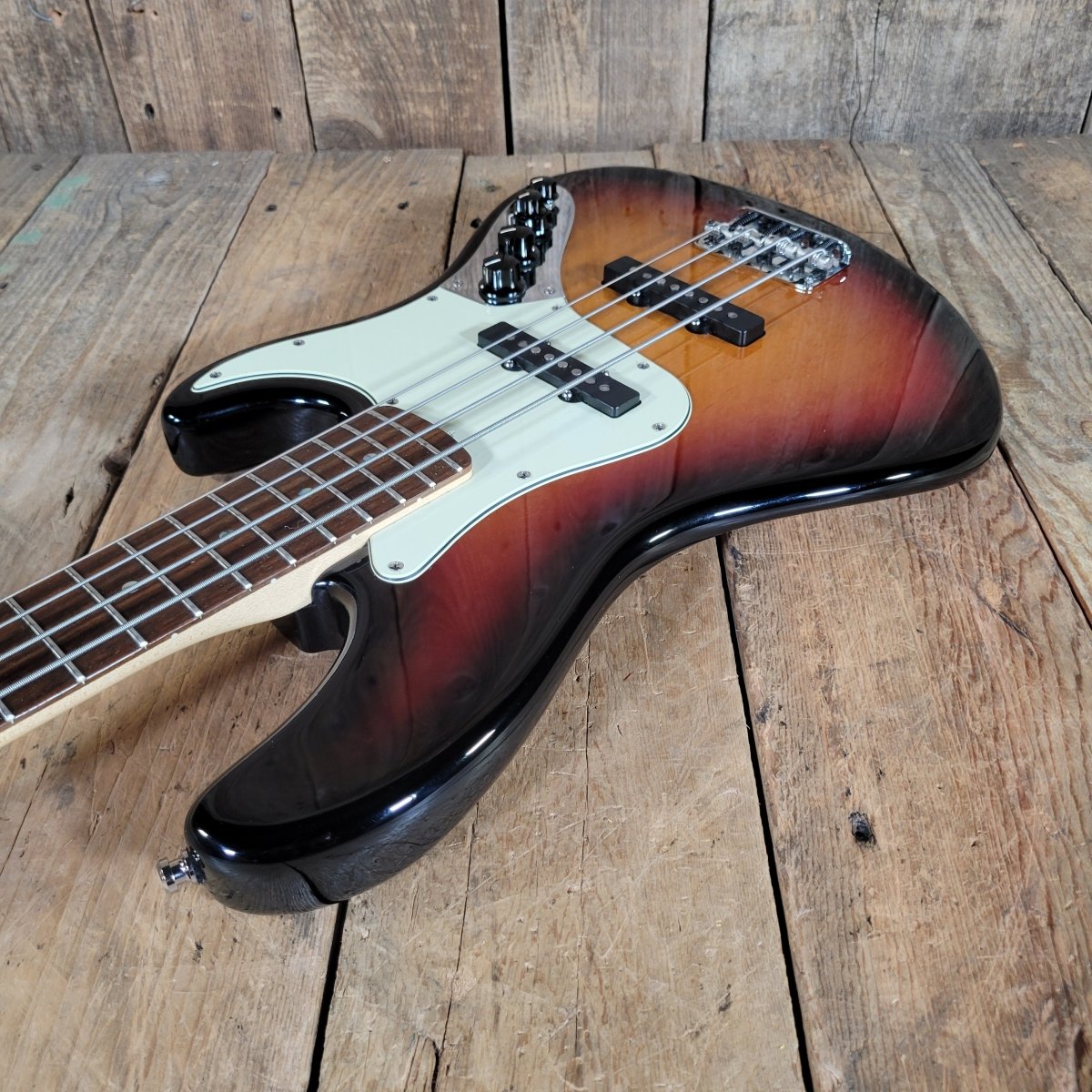 Fender American Deluxe Jazz Bass 2006 with Original Case and Paperwork - MINT - Mahar's Vintage Guitars