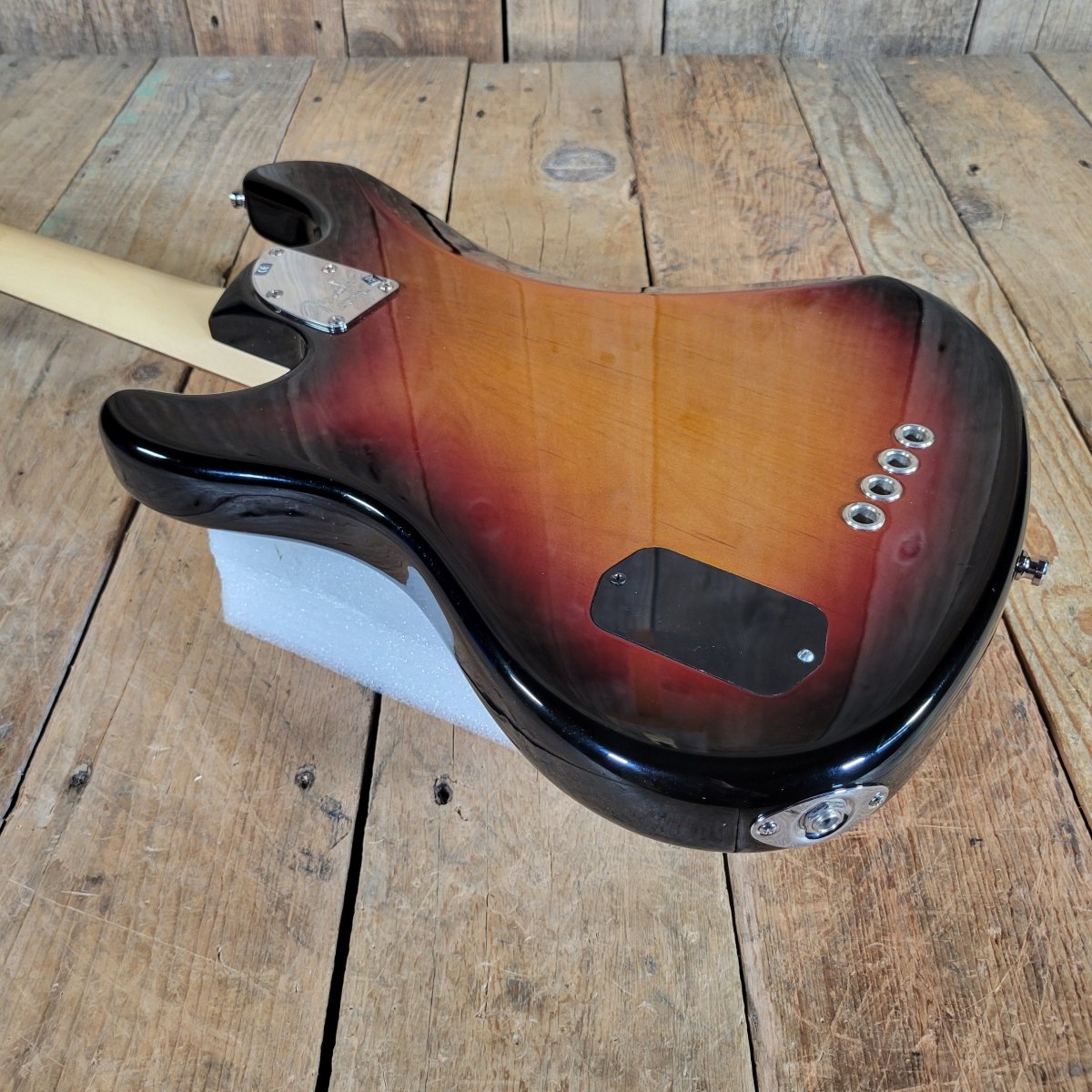 Fender American Deluxe Jazz Bass 2006 with Original Case and Paperwork - MINT - Mahar's Vintage Guitars