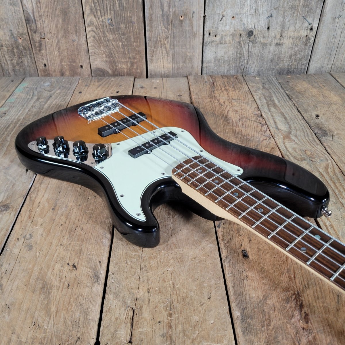 Fender American Deluxe Jazz Bass 2006 with Original Case and Paperwork - MINT - Mahar's Vintage Guitars