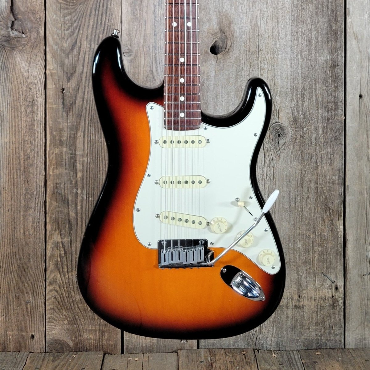 Fender American Standard Stratocaster 1995 – Upgraded with 60s Reissue Pickups & Case - Mahar's Vintage Guitars