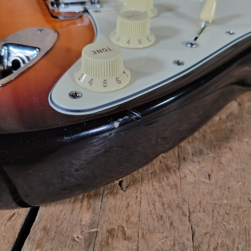 Fender American Standard Stratocaster 1995 – Upgraded with 60s Reissue Pickups & Case - Mahar's Vintage Guitars
