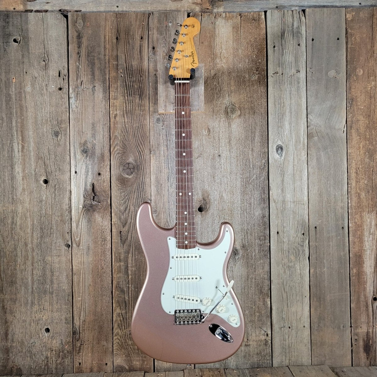 Fender Classic Series 60’s Stratocaster MIM 1999 – Burgundy Mist, TKL Tweed Hard Case, - Mahar's Vintage Guitars
