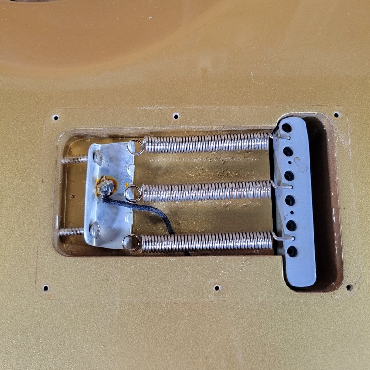 Fender Custom Shop '54 Strat 1998 Aztec Gold — Gold Hardware - Mahar's Vintage Guitars