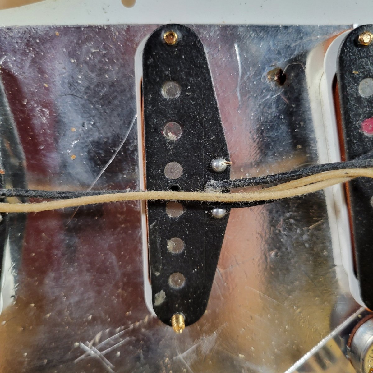 Fender Custom Shop '54 Strat 1998 Aztec Gold — Gold Hardware - Mahar's Vintage Guitars