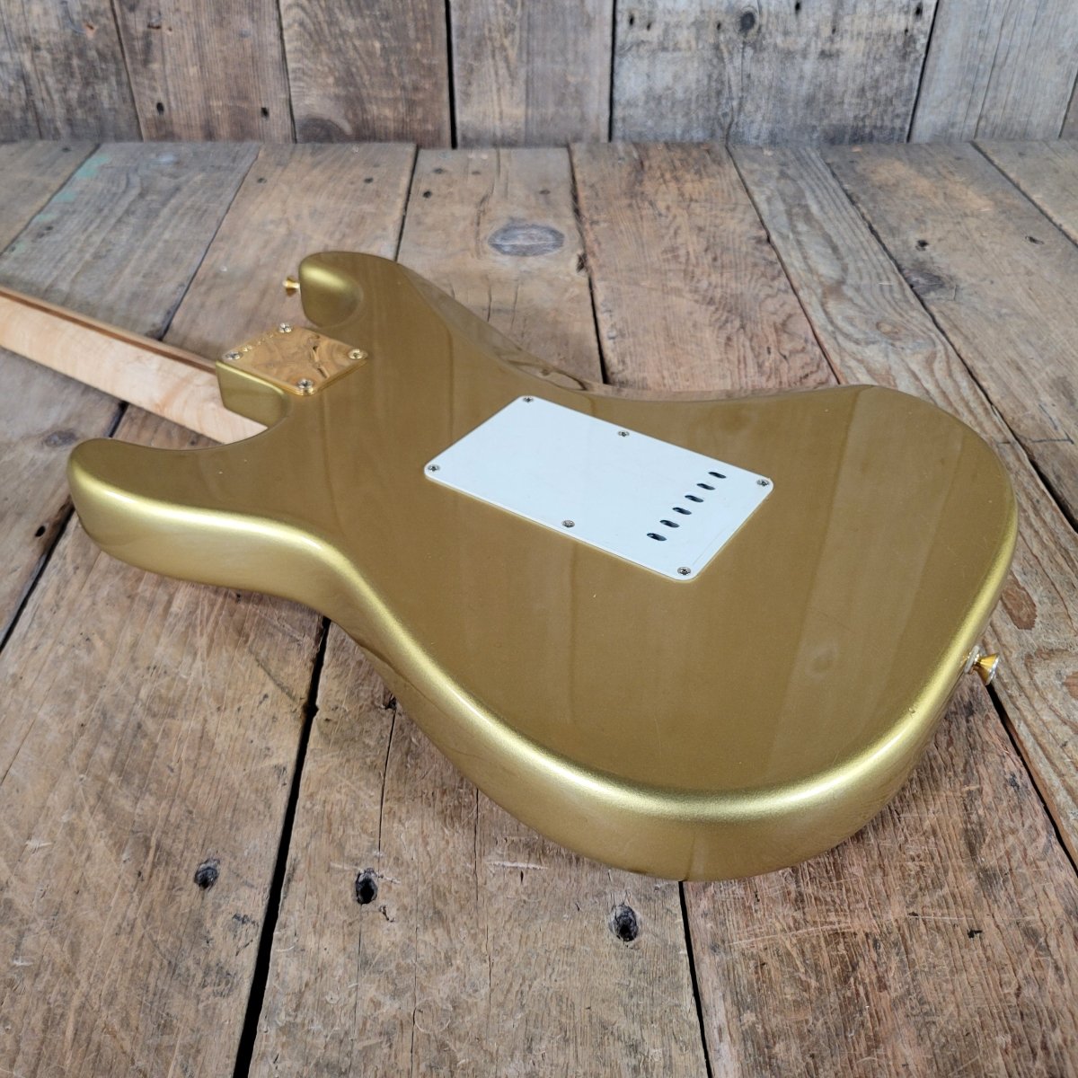Fender Custom Shop '54 Strat 1998 Aztec Gold — Gold Hardware - Mahar's Vintage Guitars