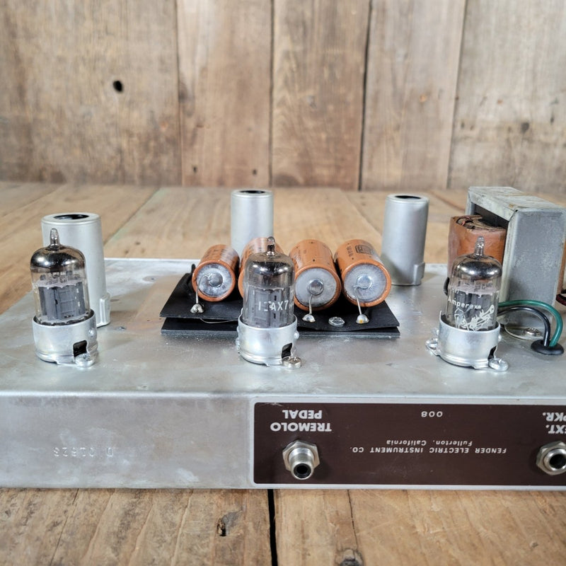 Fender Deluxe 1962 – Brown Tolex Tube Combo Amp, Near Mint, Original Oxford Speaker - Mahar's Vintage Guitars