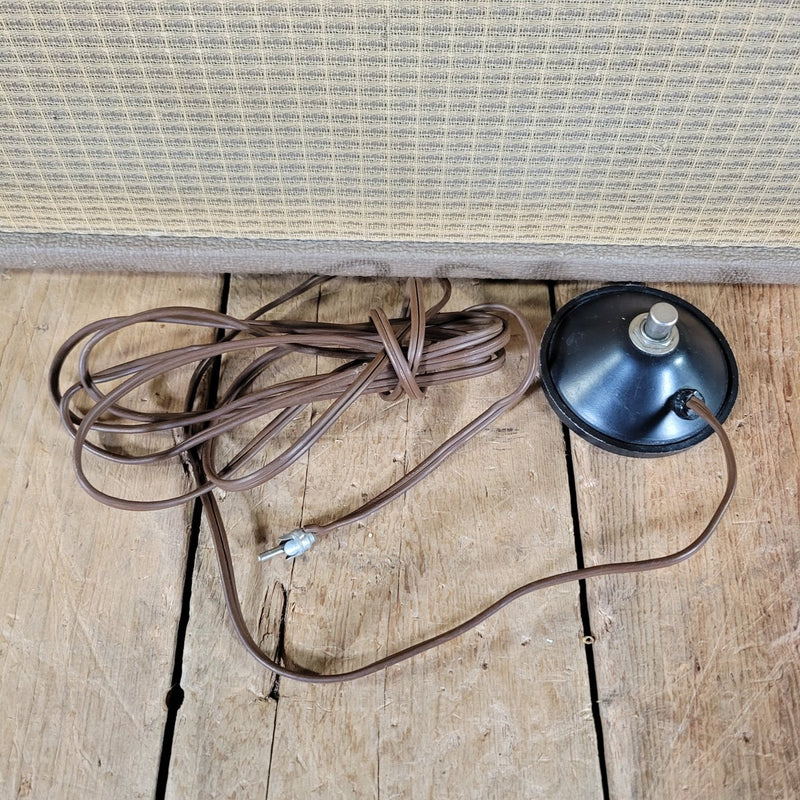 Fender Deluxe 1962 – Brown Tolex Tube Combo Amp, Near Mint, Original Oxford Speaker - Mahar's Vintage Guitars