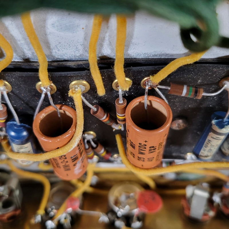 Fender Deluxe 1962 – Brown Tolex Tube Combo Amp, Near Mint, Original Oxford Speaker - Mahar's Vintage Guitars