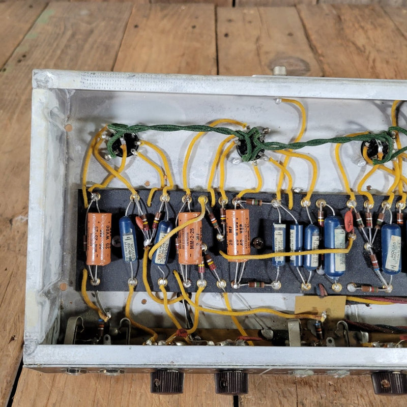 Fender Deluxe 1962 – Brown Tolex Tube Combo Amp, Near Mint, Original Oxford Speaker - Mahar's Vintage Guitars