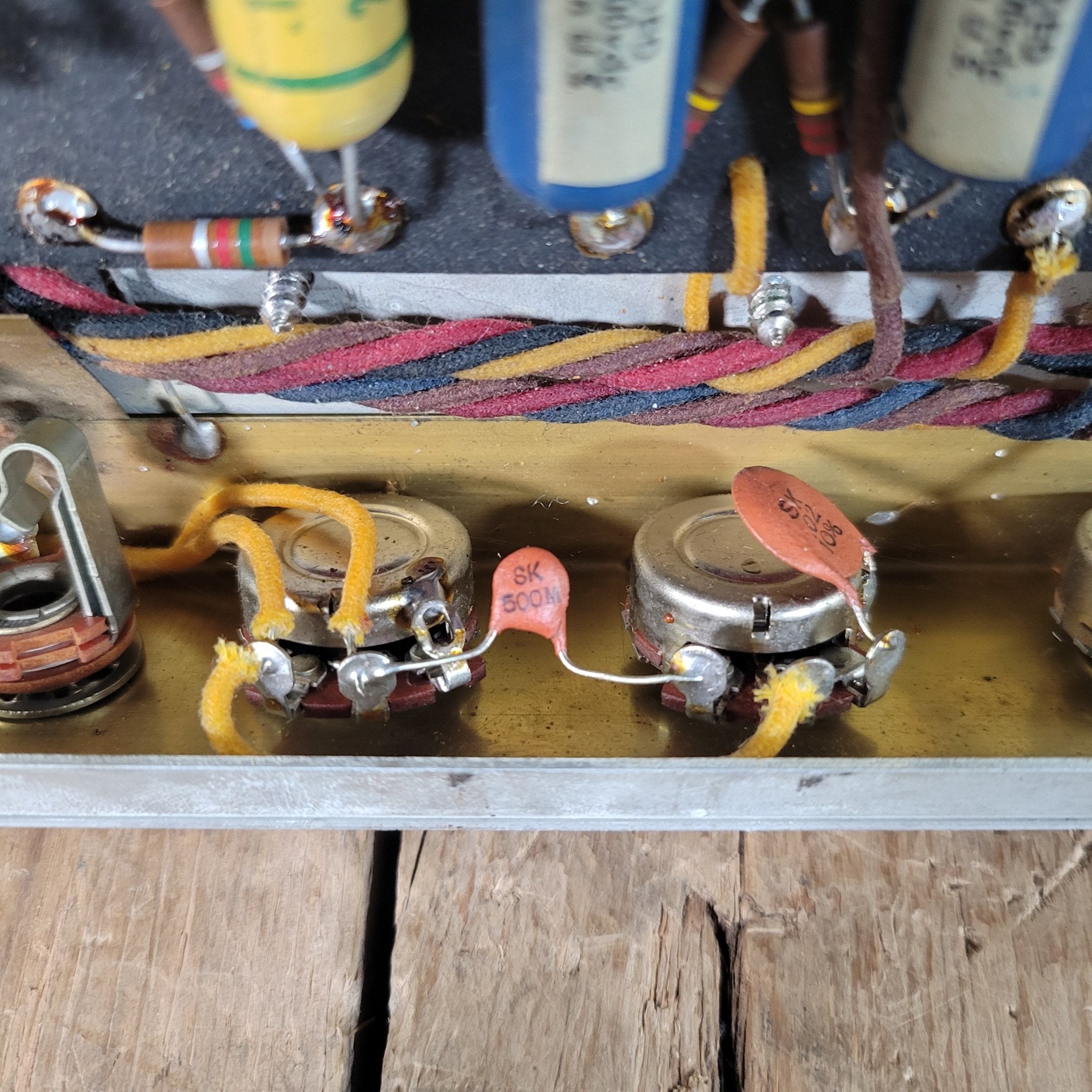 Fender Deluxe 6G3 - A – Brown Tolex Vintage Tube Amp with Tremolo, Original Transformer 1962 - Mahar's Vintage Guitars