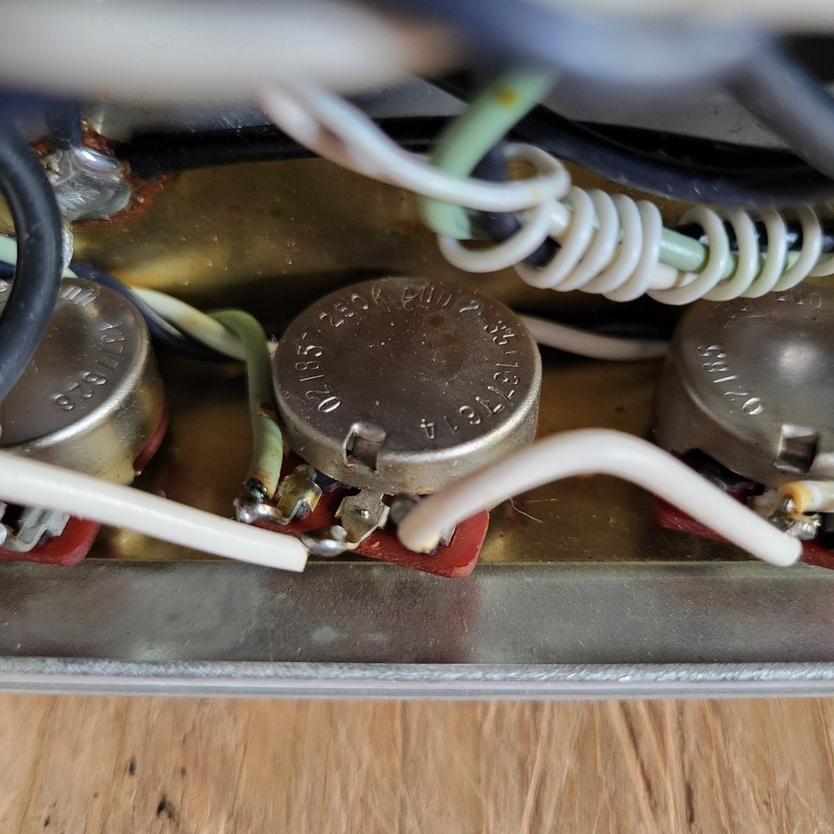 Fender Deluxe Reverb 1976 Silverface — Near Mint w/ Cover & Pedal - Mahar's Vintage Guitars