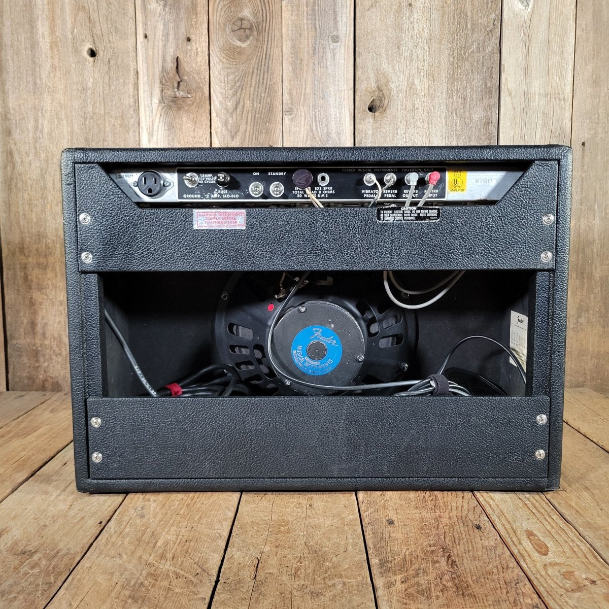 Fender Deluxe Reverb 1976 Silverface — Near Mint w/ Cover & Pedal - Mahar's Vintage Guitars