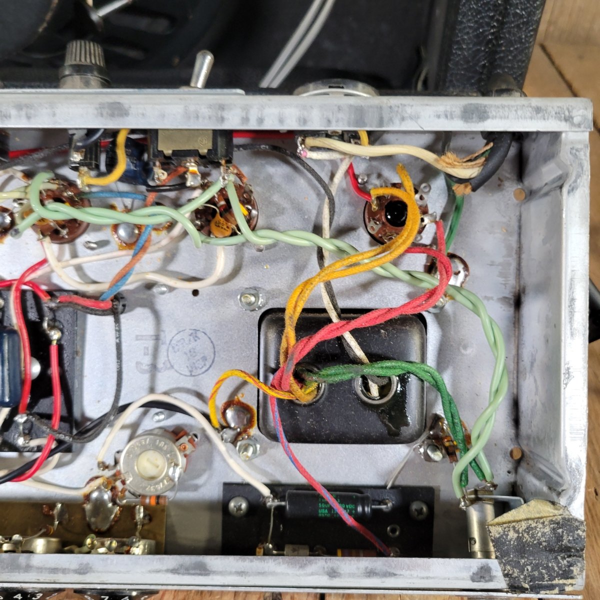 Fender Deluxe Reverb 1976 Silverface — Near Mint w/ Cover & Pedal - Mahar's Vintage Guitars