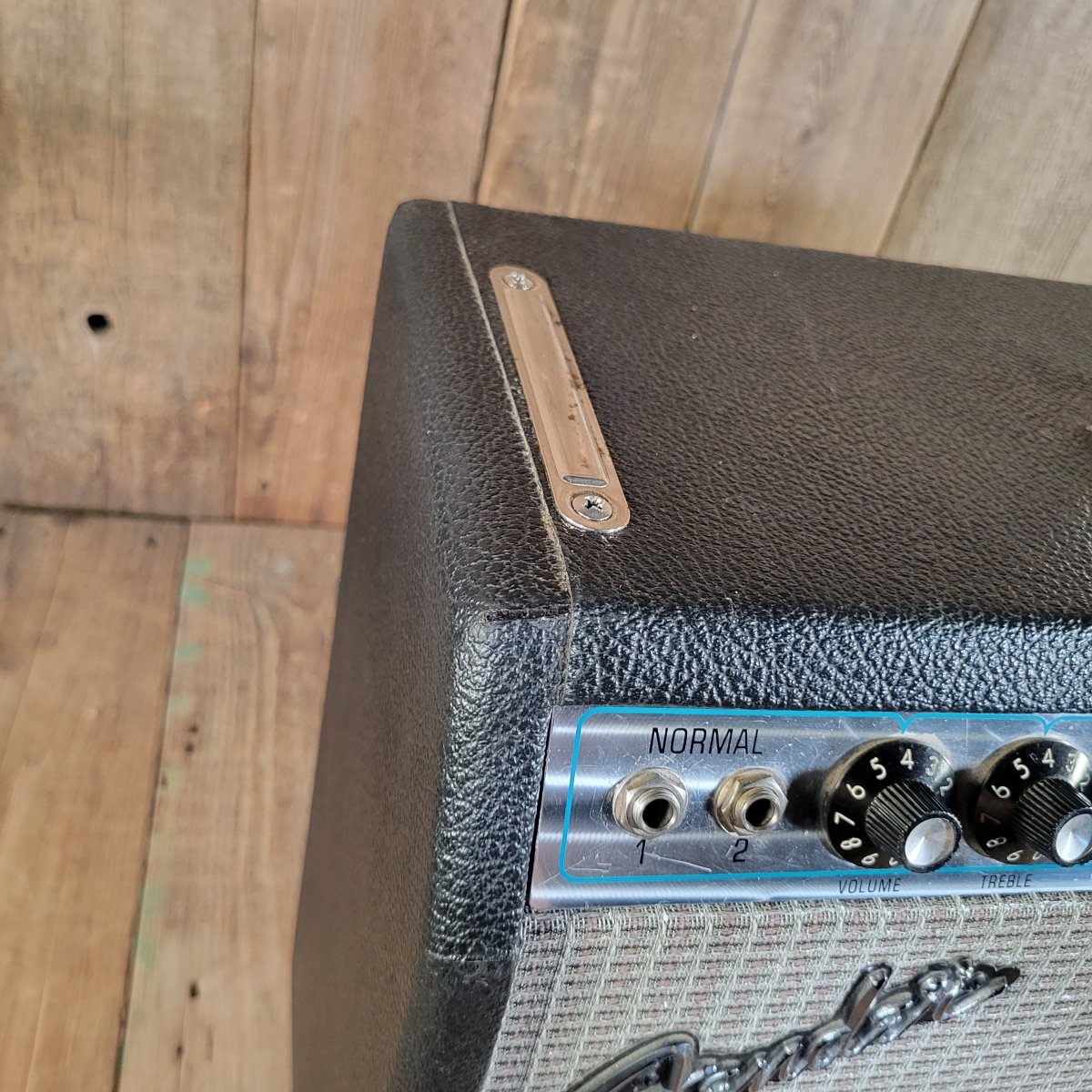 Fender Deluxe Reverb 1976 Silverface — Near Mint w/ Cover & Pedal - Mahar's Vintage Guitars