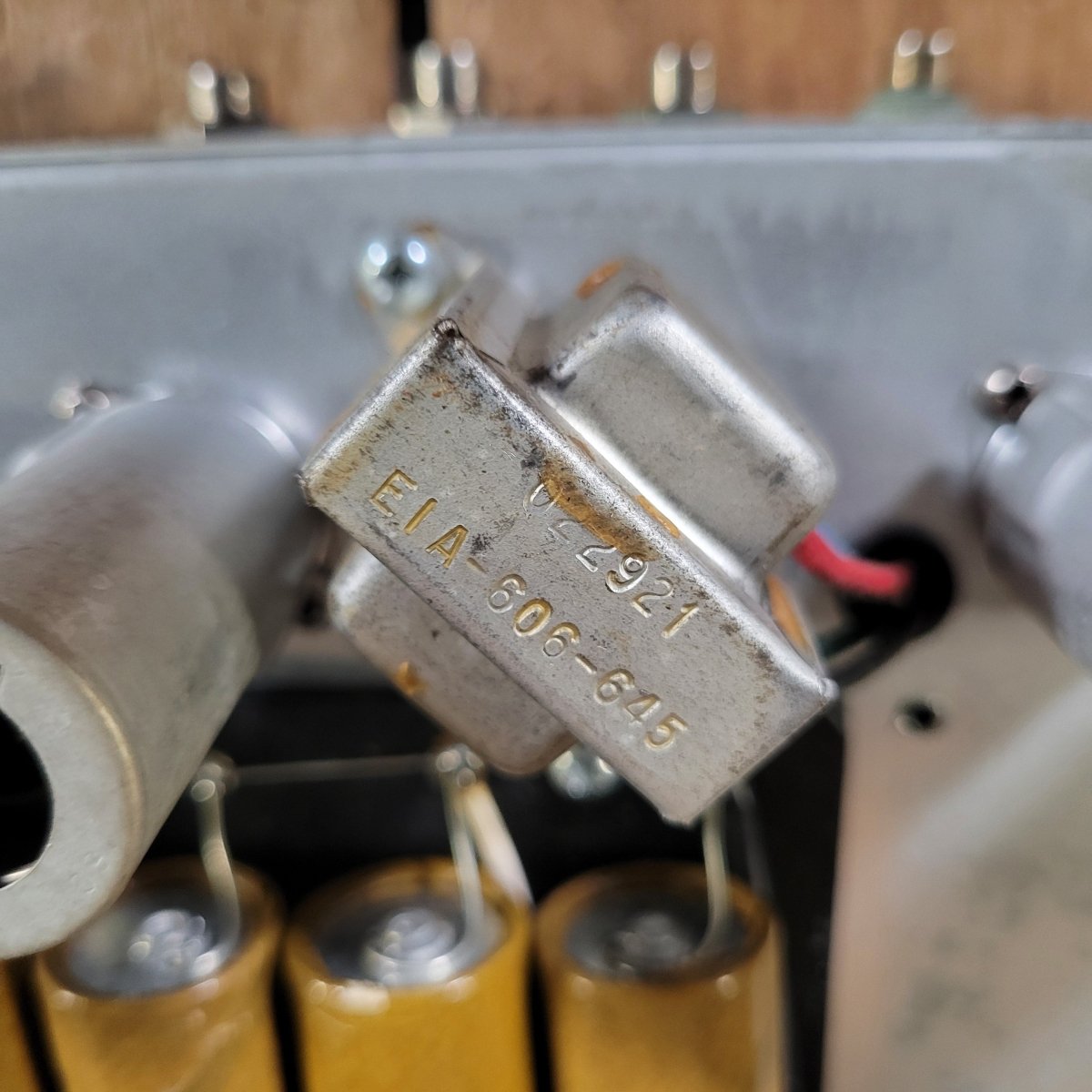Fender Deluxe Reverb 1976 Silverface — Near Mint w/ Cover & Pedal - Mahar's Vintage Guitars