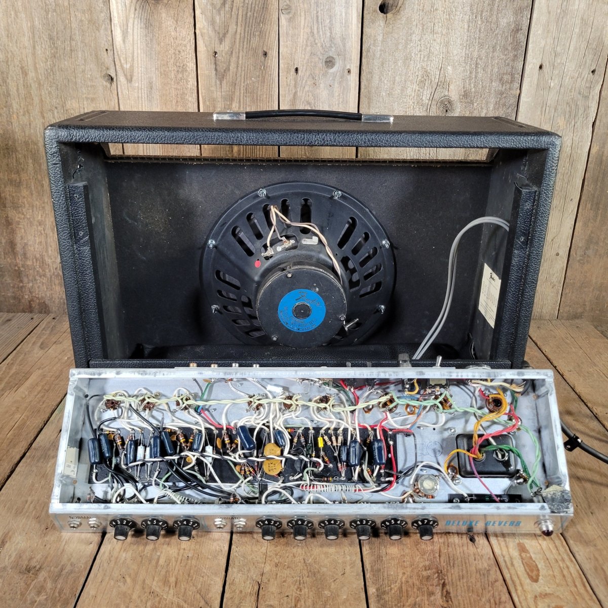 Fender Deluxe Reverb 1976 Silverface — Near Mint w/ Cover & Pedal - Mahar's Vintage Guitars