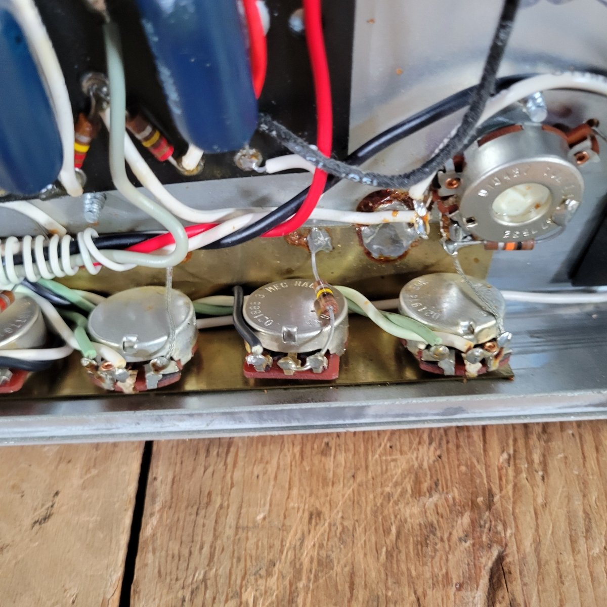 Fender Deluxe Reverb 1976 Silverface — Near Mint w/ Cover & Pedal - Mahar's Vintage Guitars