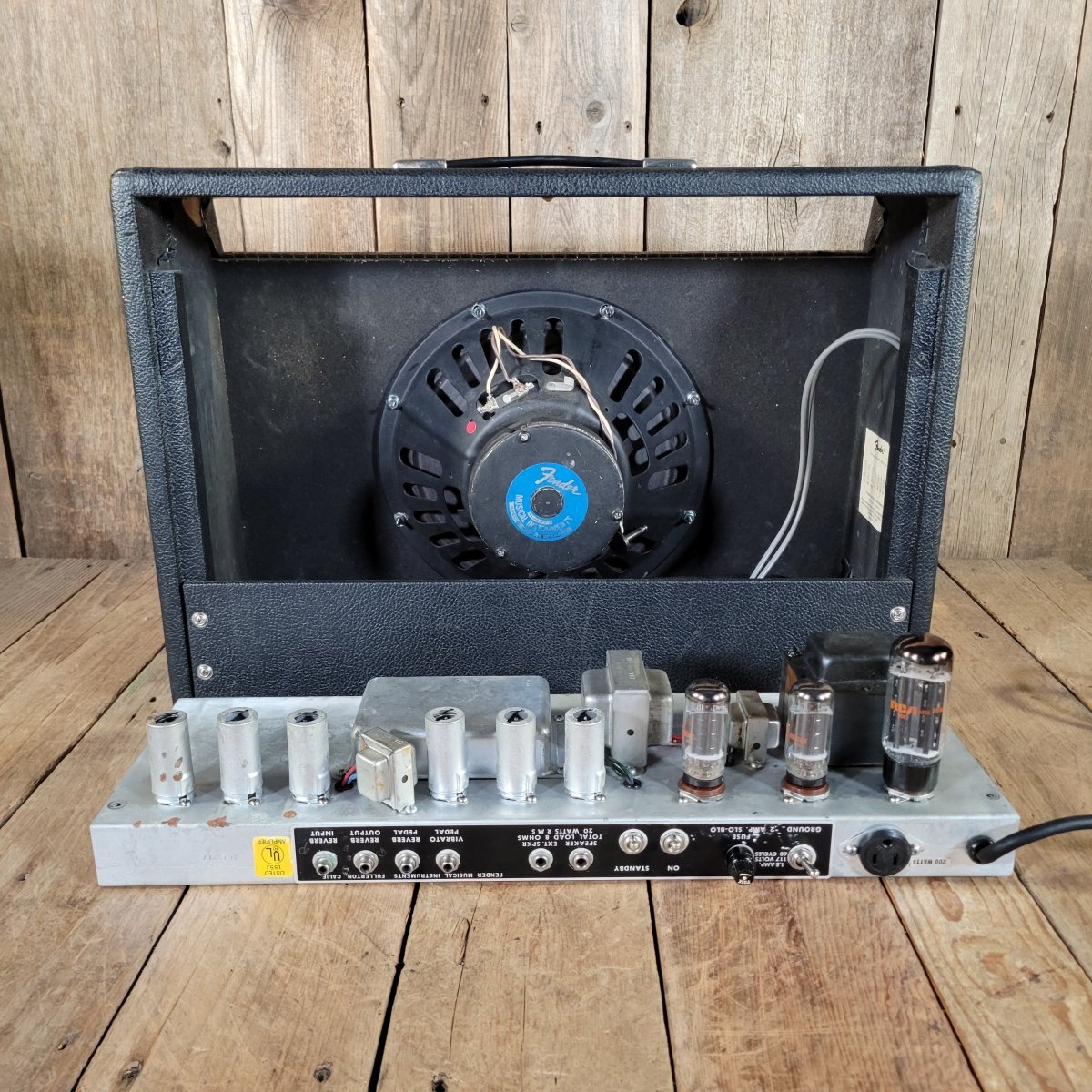 Fender Deluxe Reverb 1976 Silverface — Near Mint w/ Cover & Pedal - Mahar's Vintage Guitars