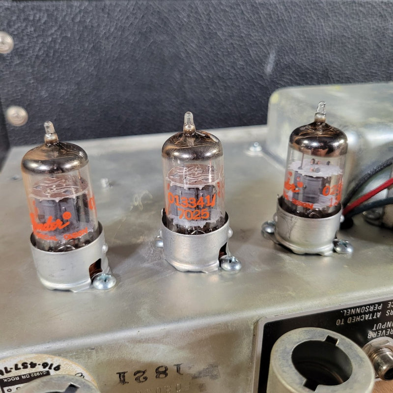 Fender Deluxe Reverb Combo 1977 - Mahar's Vintage Guitars