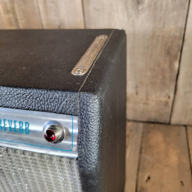 Fender Deluxe Reverb Combo 1977 - Mahar's Vintage Guitars