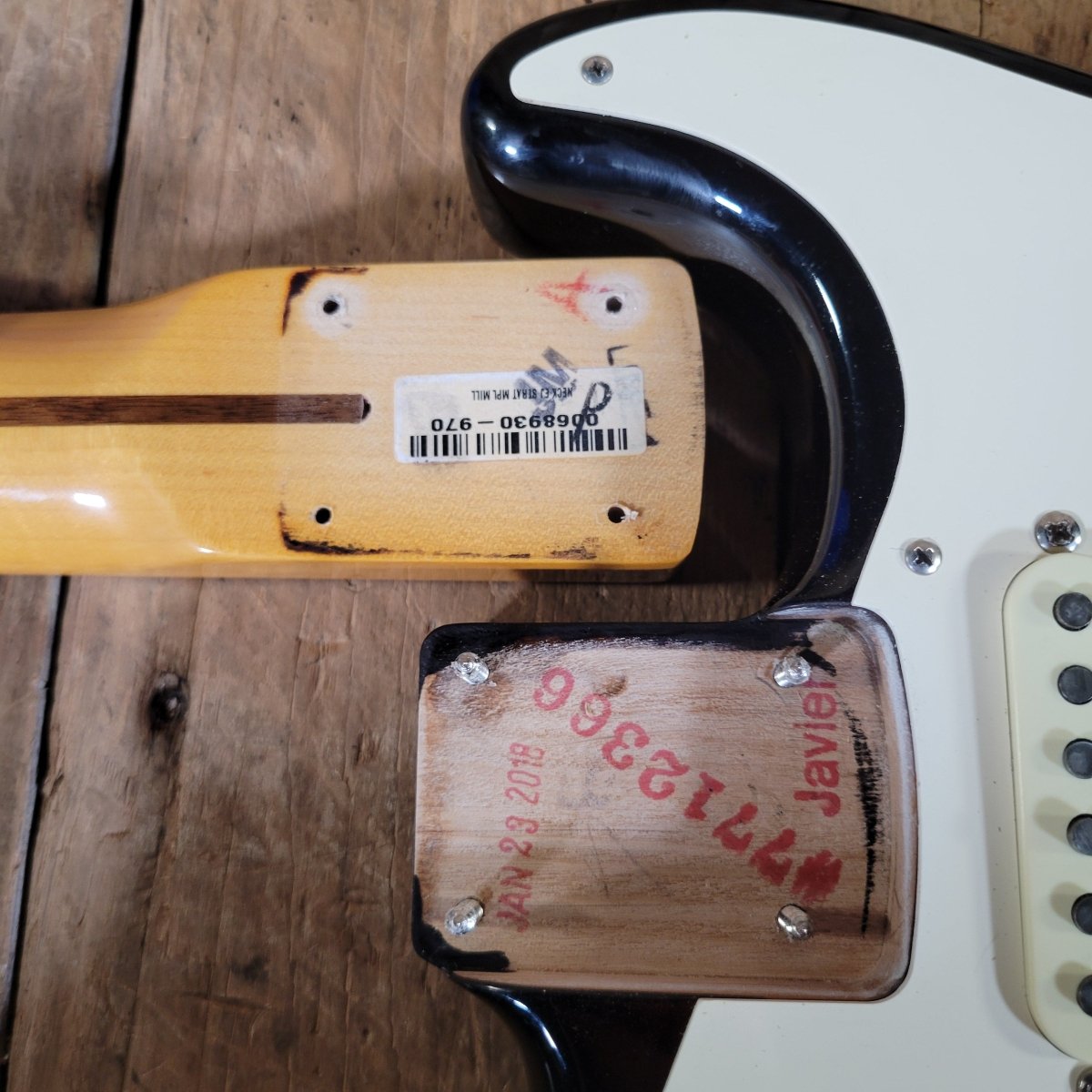 Fender Eric Johnson Thinline Strat 2018 Sunburst w/ Case - Mahar's Vintage Guitars