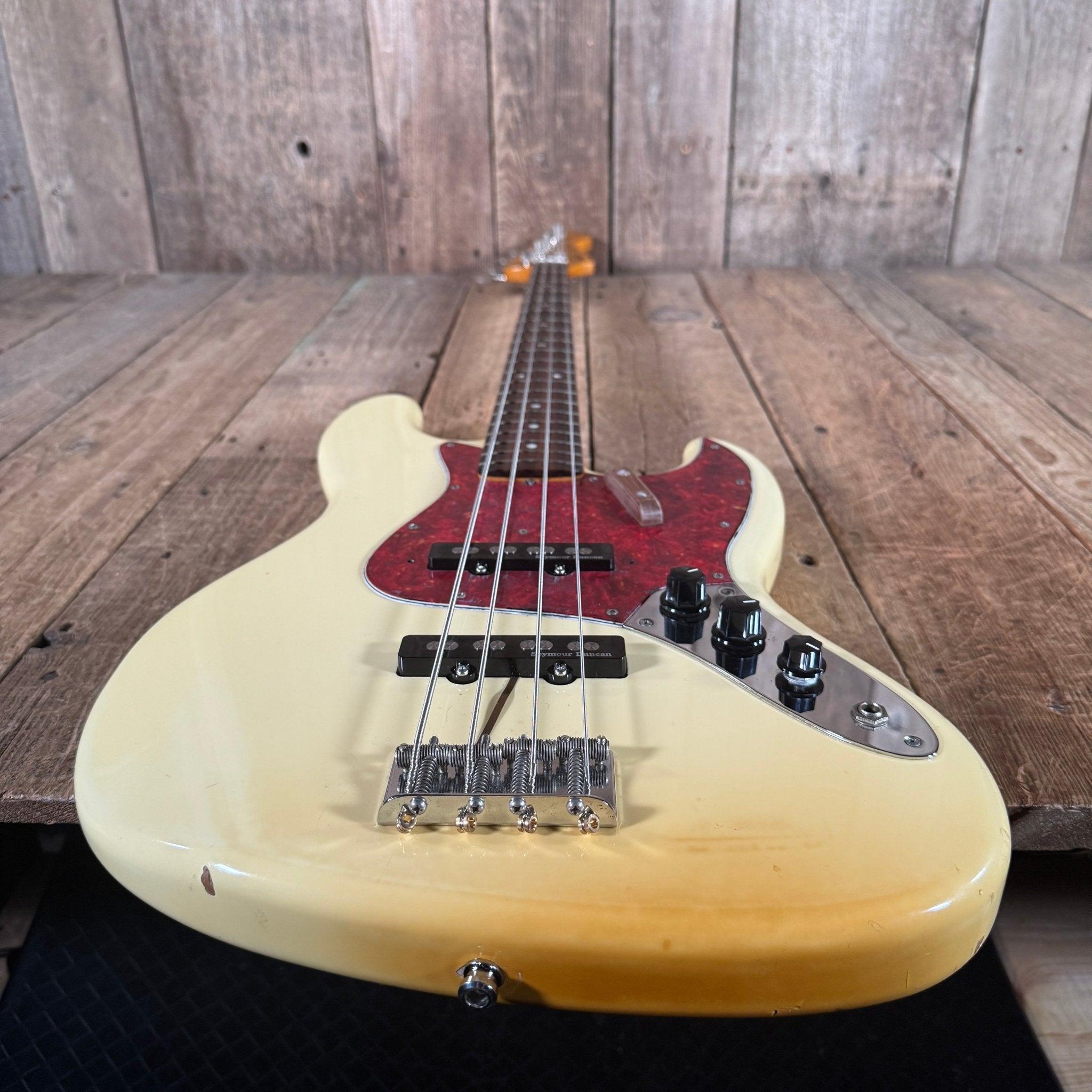 Fender Jazz Bass JB-62 62 Reissue Crafted in Japan Oly White