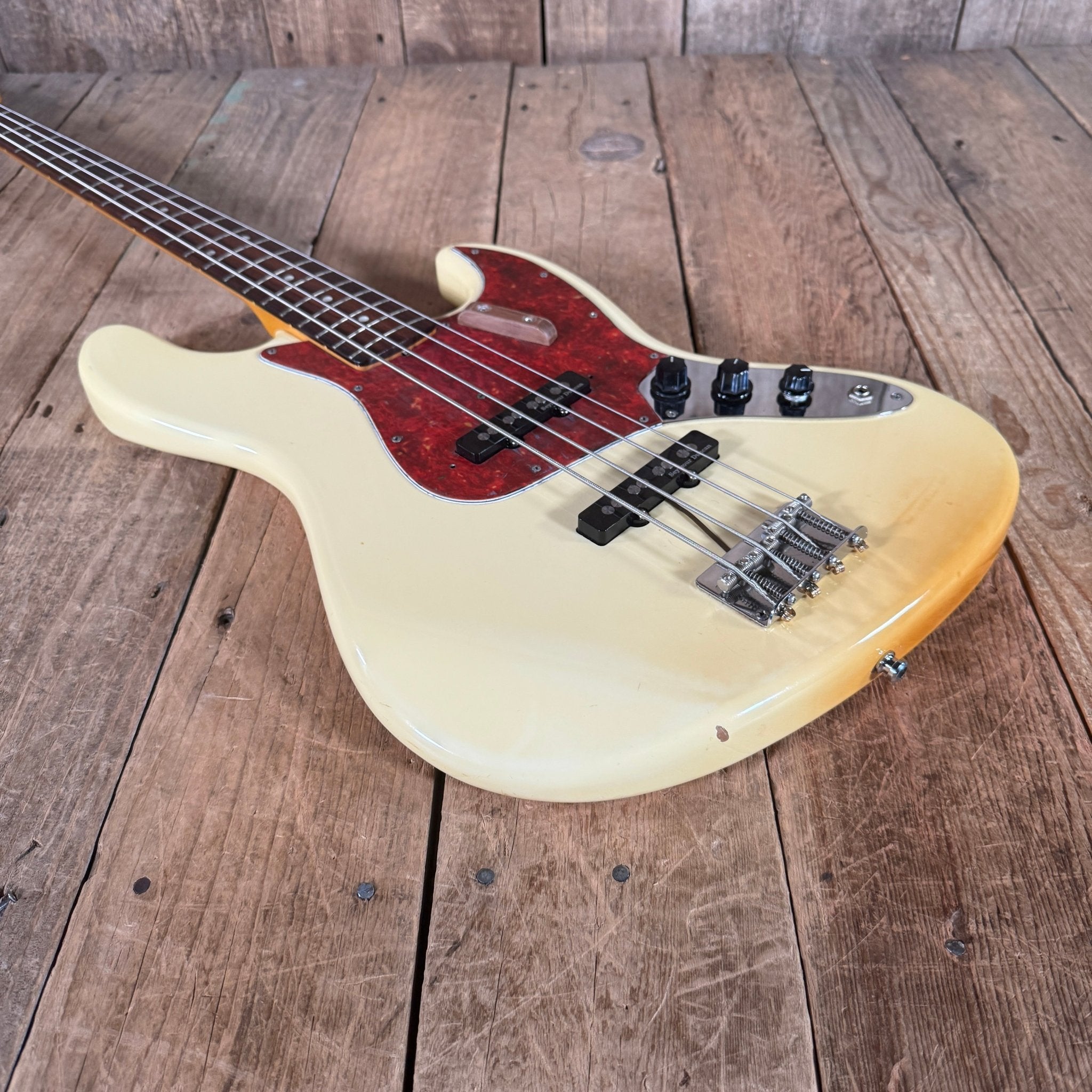 Fender Jazz Bass JB-62 62 Reissue Crafted in Japan Oly White