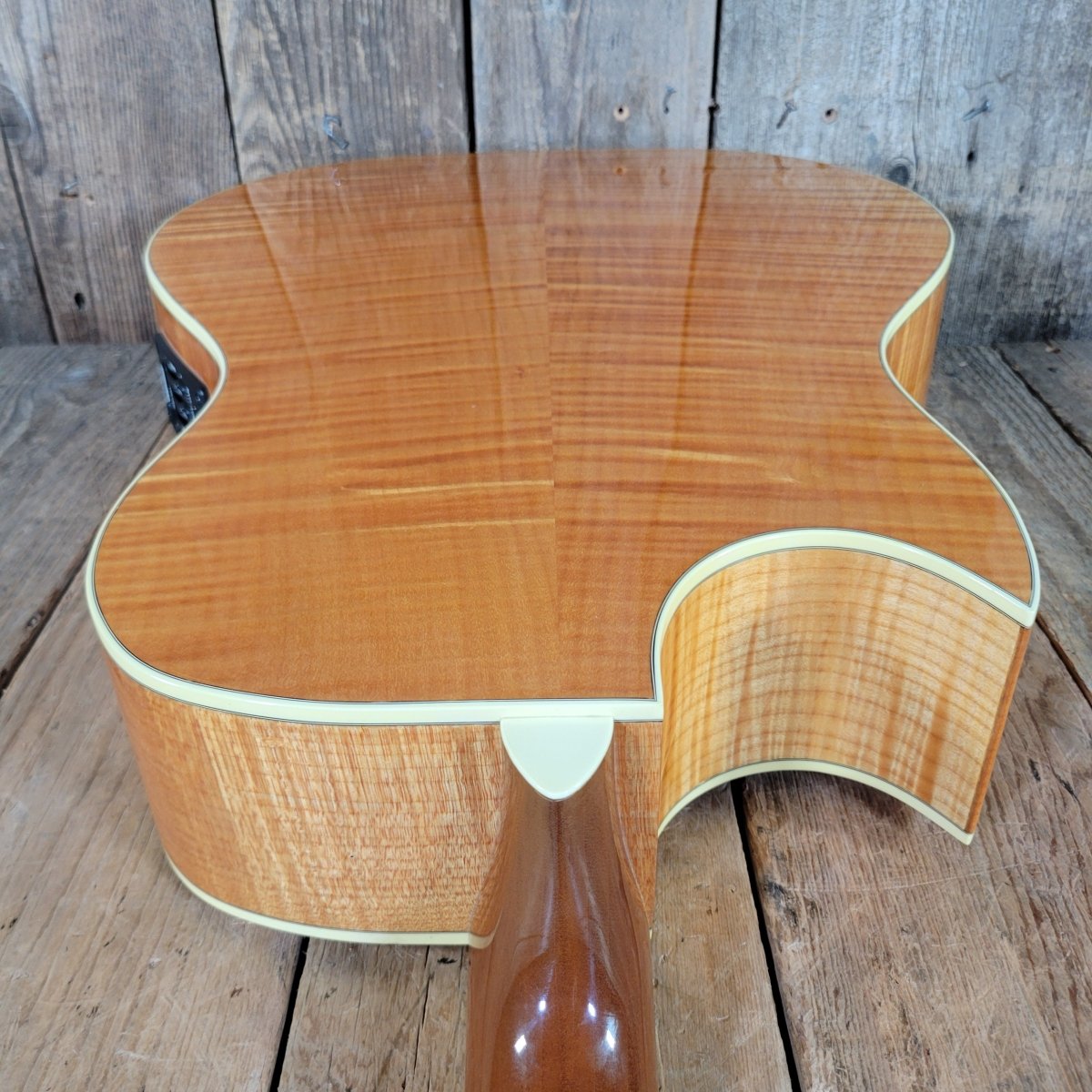 Fender LS - 60 Spring Hill 1995 — 440 Made, Near Mint, OHSC - Mahar's Vintage Guitars