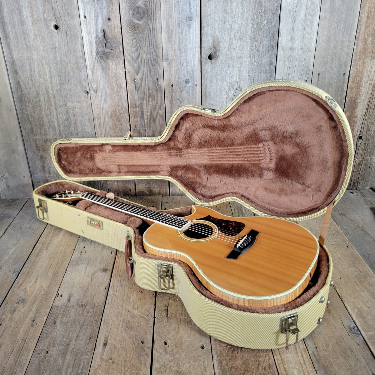 Fender LS - 60 Spring Hill 1995 — 440 Made, Near Mint, OHSC - Mahar's Vintage Guitars