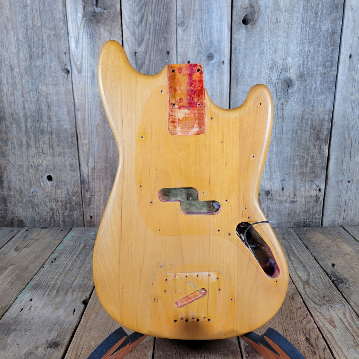 Fender Mustang Bass Body Refin 1967 - Mahar's Vintage Guitars