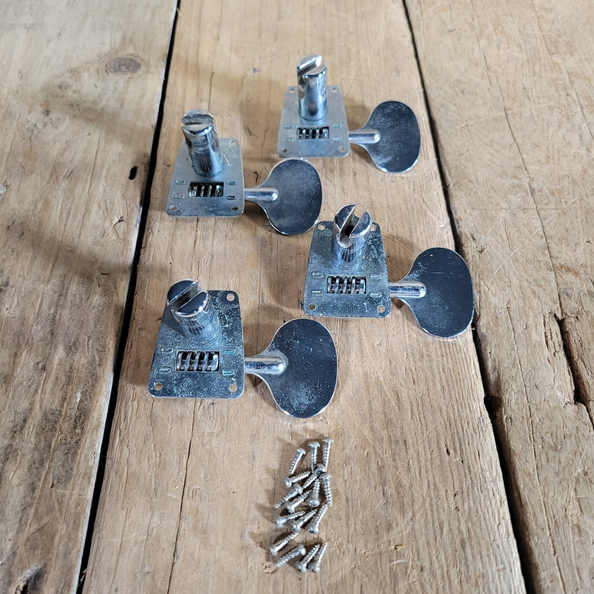 Fender Mustang Bass Tuning Machines Tuners Pegs 1967 - Mahar's Vintage Guitars