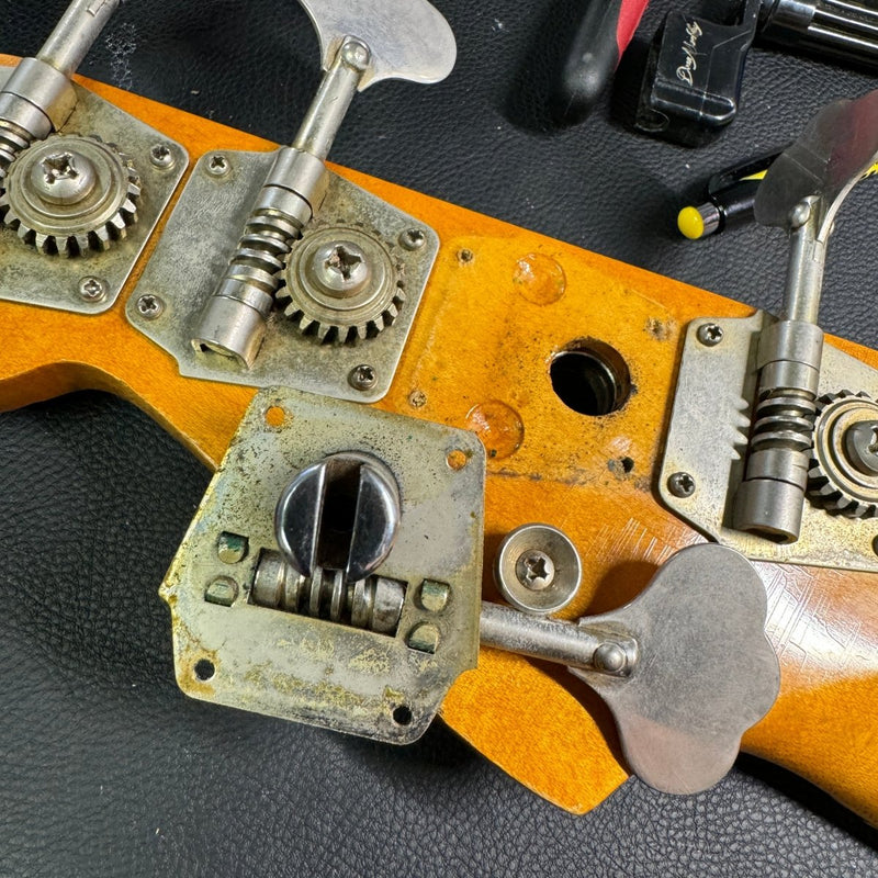 Fender Precision Bass 1966 Candy Apple Red - Mahar's Vintage Guitars