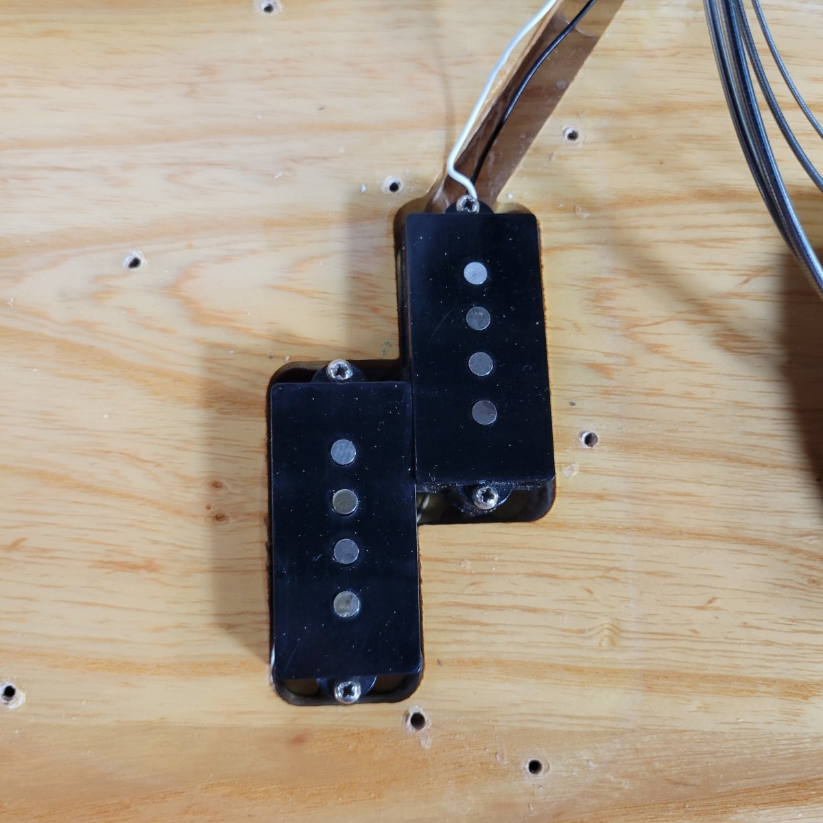 Fender Precision Bass 1974 Near Mint w/ Case - Mahar's Vintage Guitars