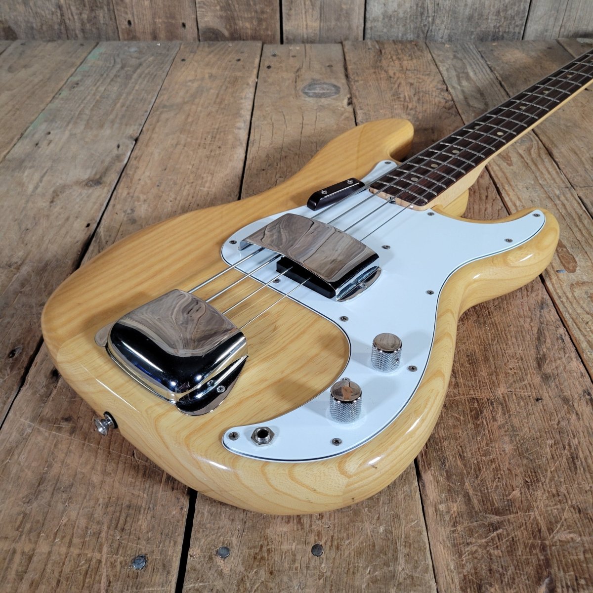 Fender Precision Bass 1974 Near Mint w/ Case - Mahar's Vintage Guitars