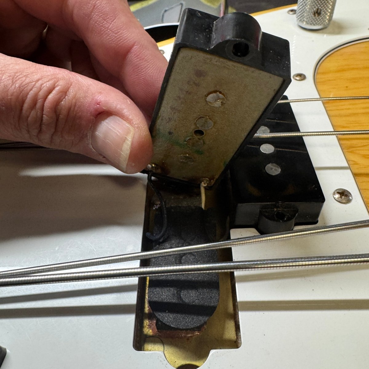 Fender Precision Bass 1974 Near Mint w/ Case - Mahar's Vintage Guitars