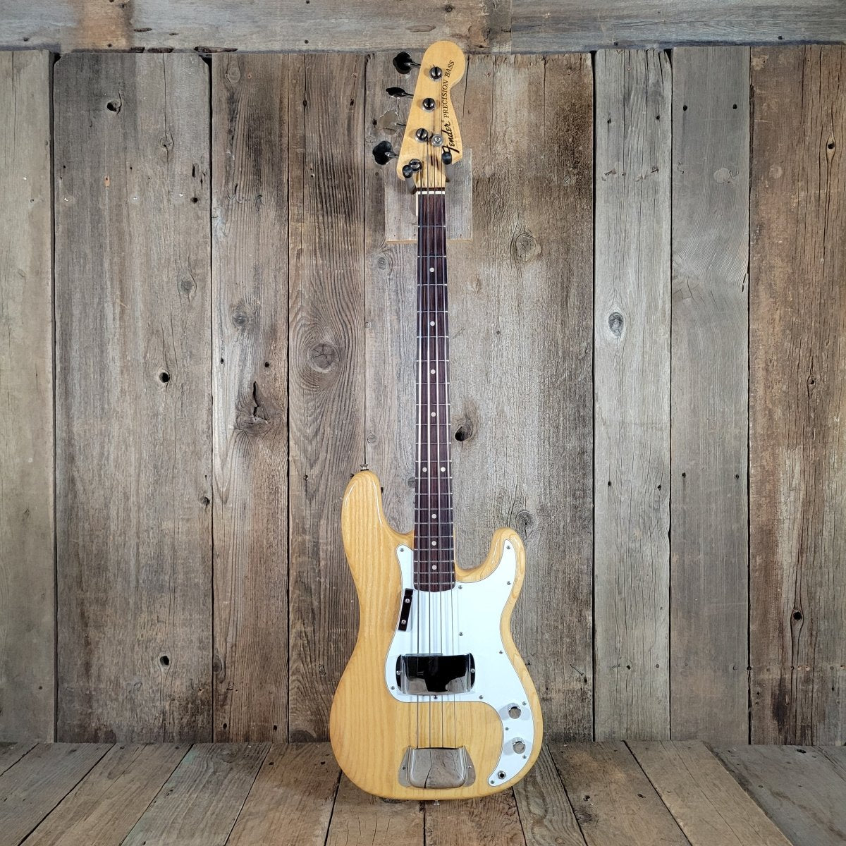 Fender Precision Bass 1974 Near Mint w/ Case - Mahar's Vintage Guitars