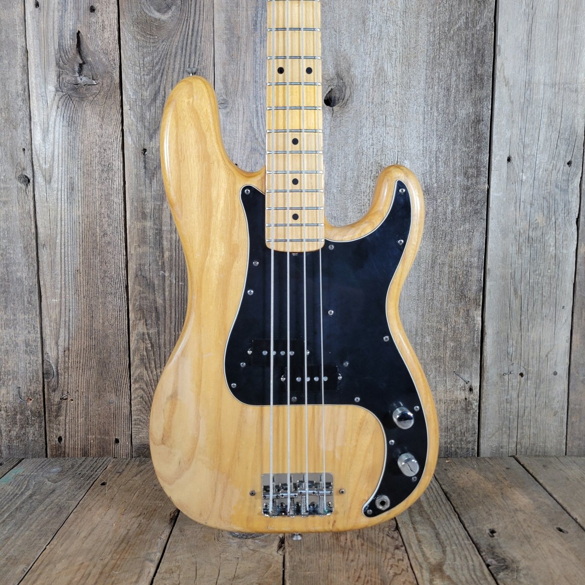 Fender Precision Bass 1975 – Vintage Sunburst Bass Guitar with Late - ’60s Fender Case (1967–1971) - Mahar's Vintage Guitars