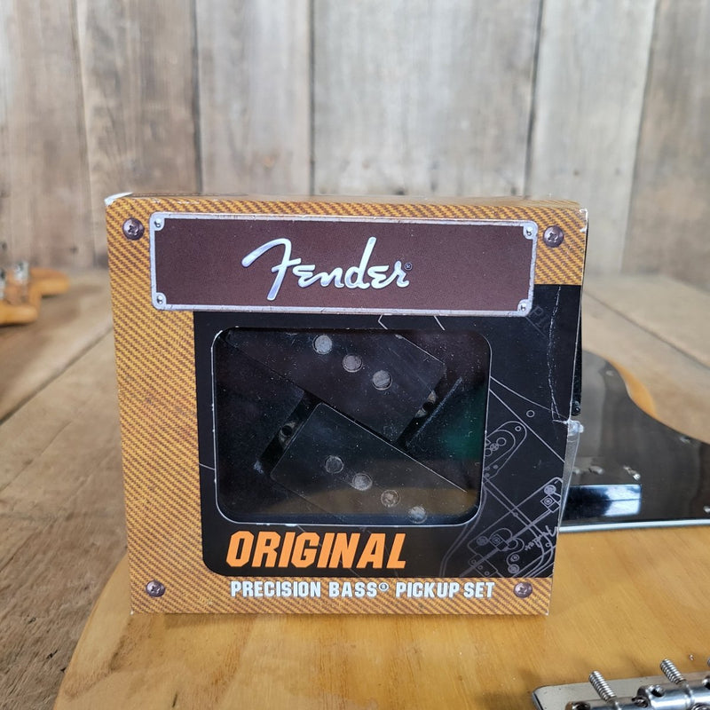 Fender Precision Bass 1975 – Vintage Sunburst Bass Guitar with Late - ’60s Fender Case (1967–1971) - Mahar's Vintage Guitars