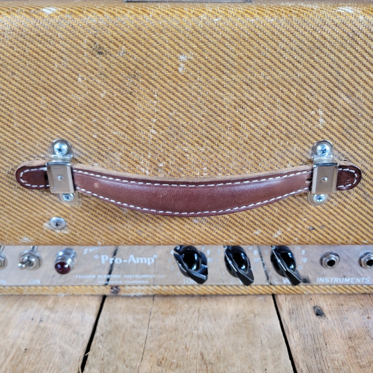 Fender Pro Amp 5D5 Tweed 1954 12AX7 Preamp vs Earlier Octal Preamp - Mahar's Vintage Guitars
