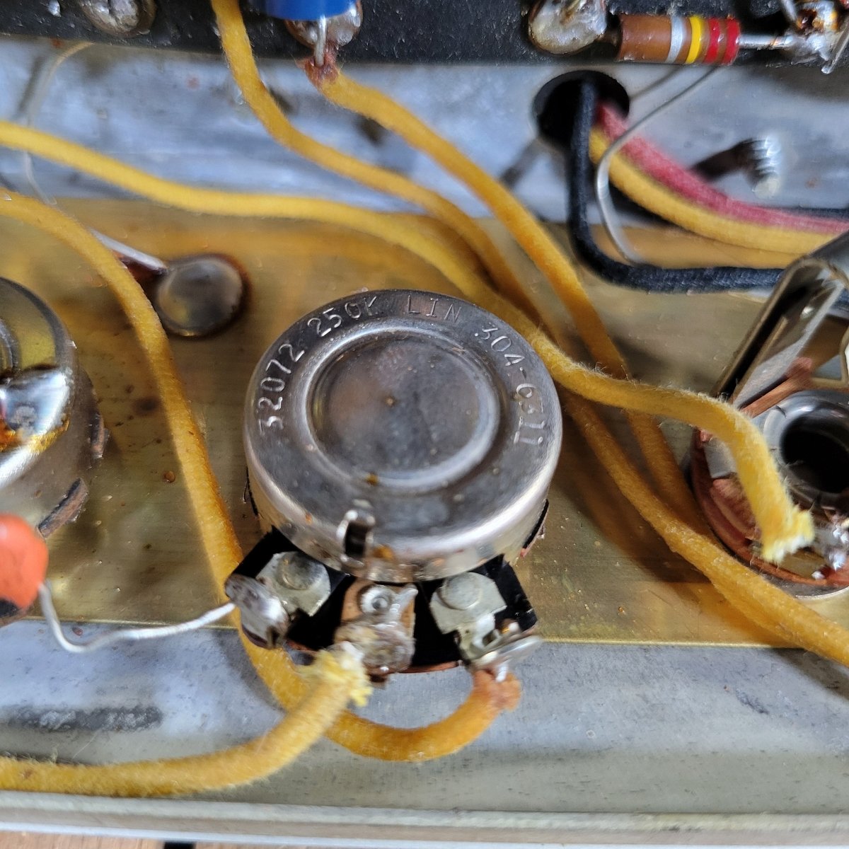 Fender Reverb Unit 6G15 1963 Rough White Tolex - Mahar's Vintage Guitars