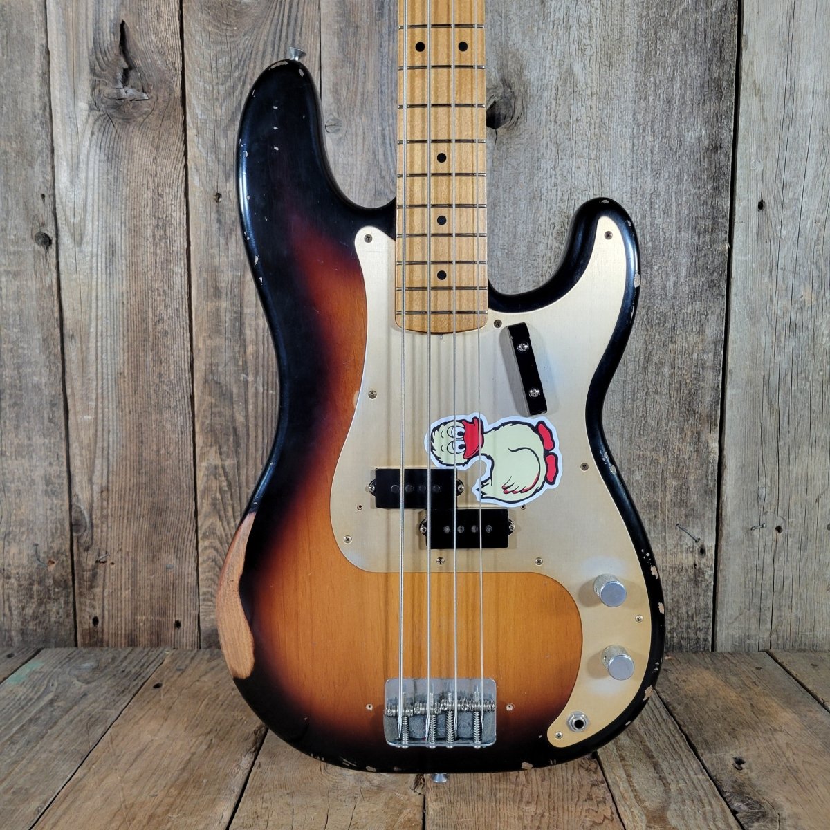 Fender Road Worn Precision Bass Sunburst 2009 – With Gig Bag - Mahar's Vintage Guitars