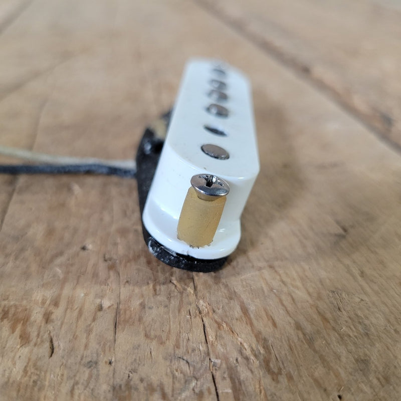 Fender Stratocaster 1963 Middle Pickup Black Bottom Rewound Orig Screws Non Orig Cover - Mahar's Vintage Guitars