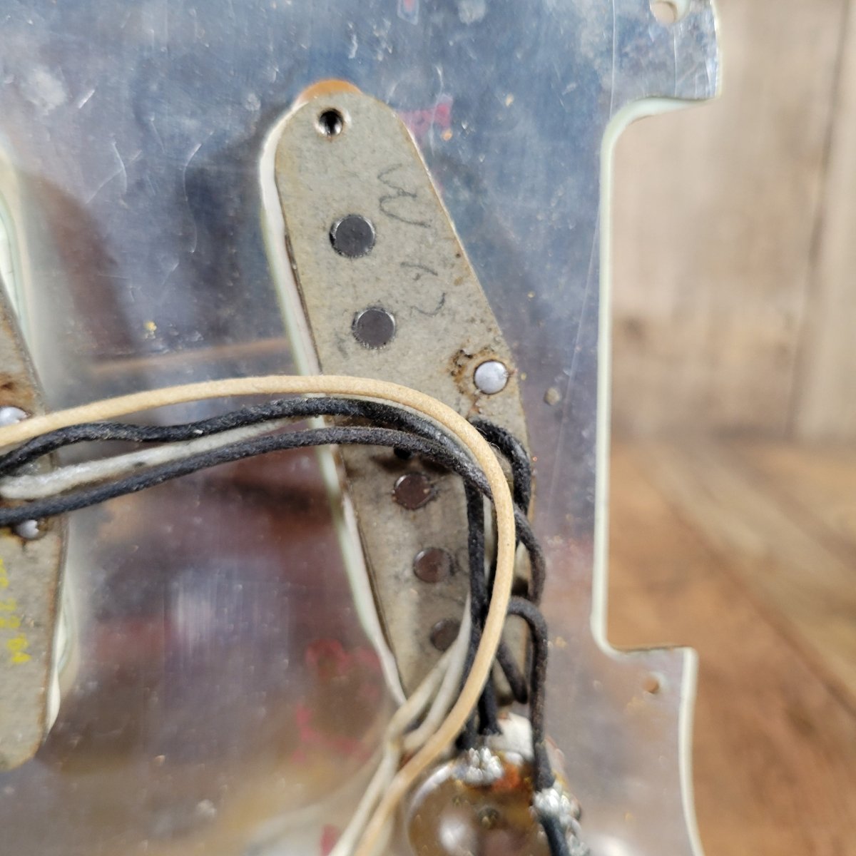 Fender Stratocaster 1964 Green Guard Pre CBS - Mahar's Vintage Guitars