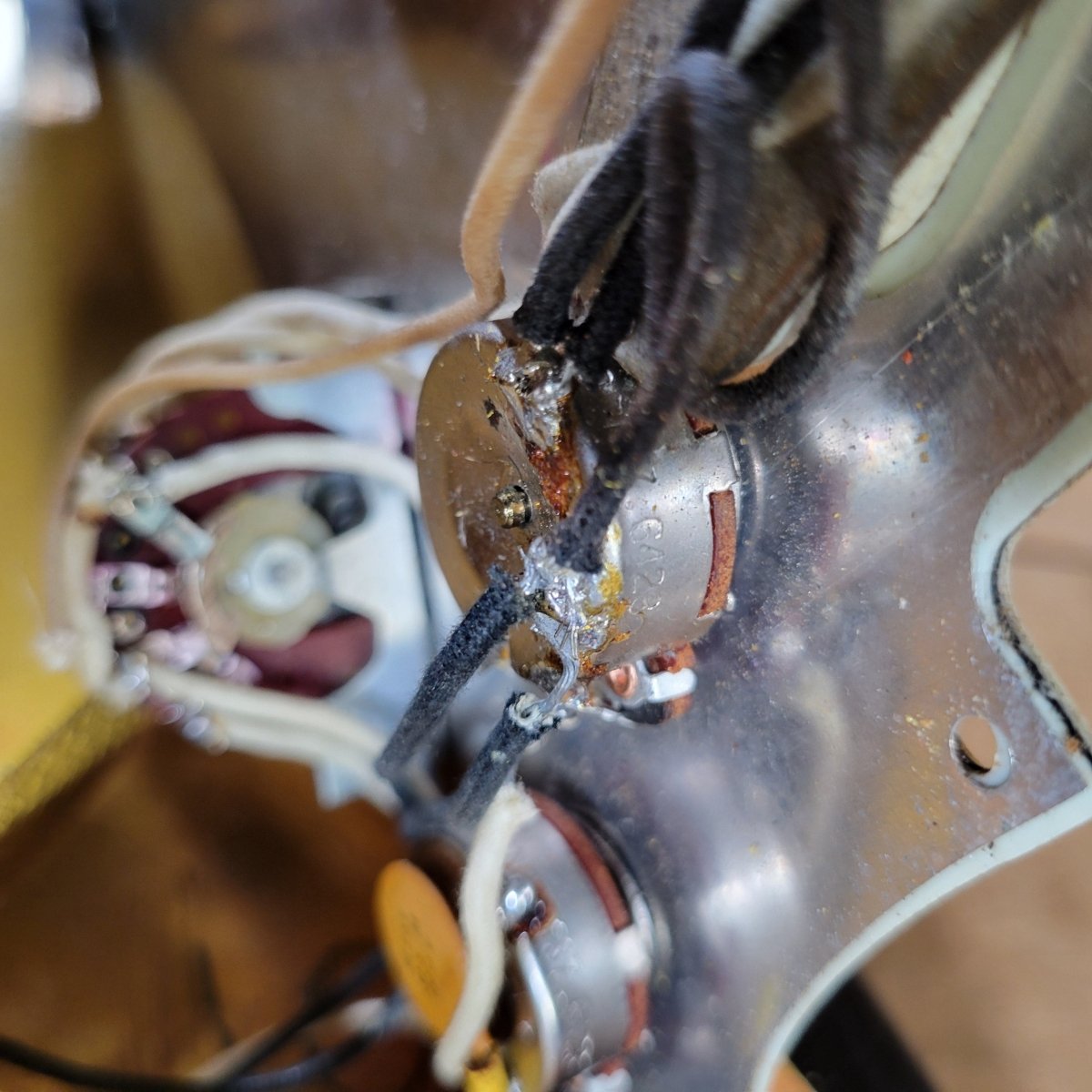 Fender Stratocaster 1964 Green Guard Pre CBS - Mahar's Vintage Guitars