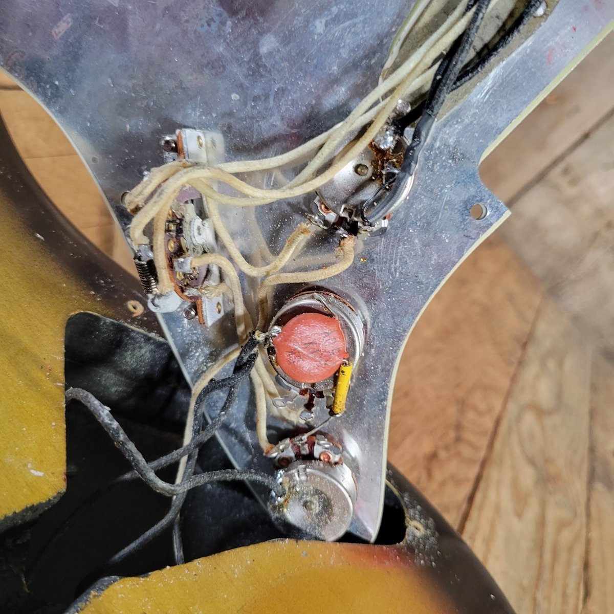 Fender Stratocaster 1964 L - Plate Green Guard Transition Logo - Mahar's Vintage Guitars