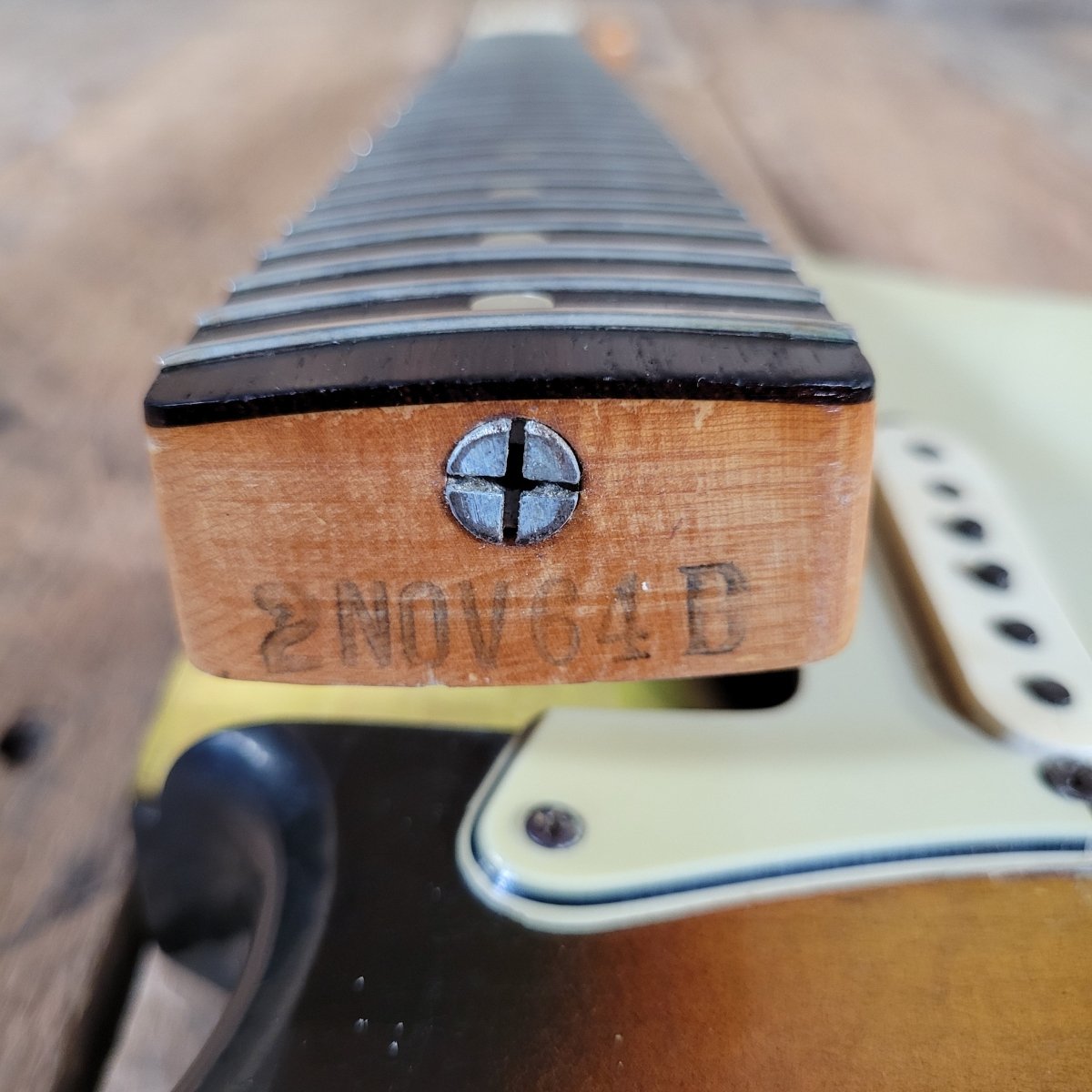 Fender Stratocaster 1964 L - Plate Green Guard Transition Logo - Mahar's Vintage Guitars